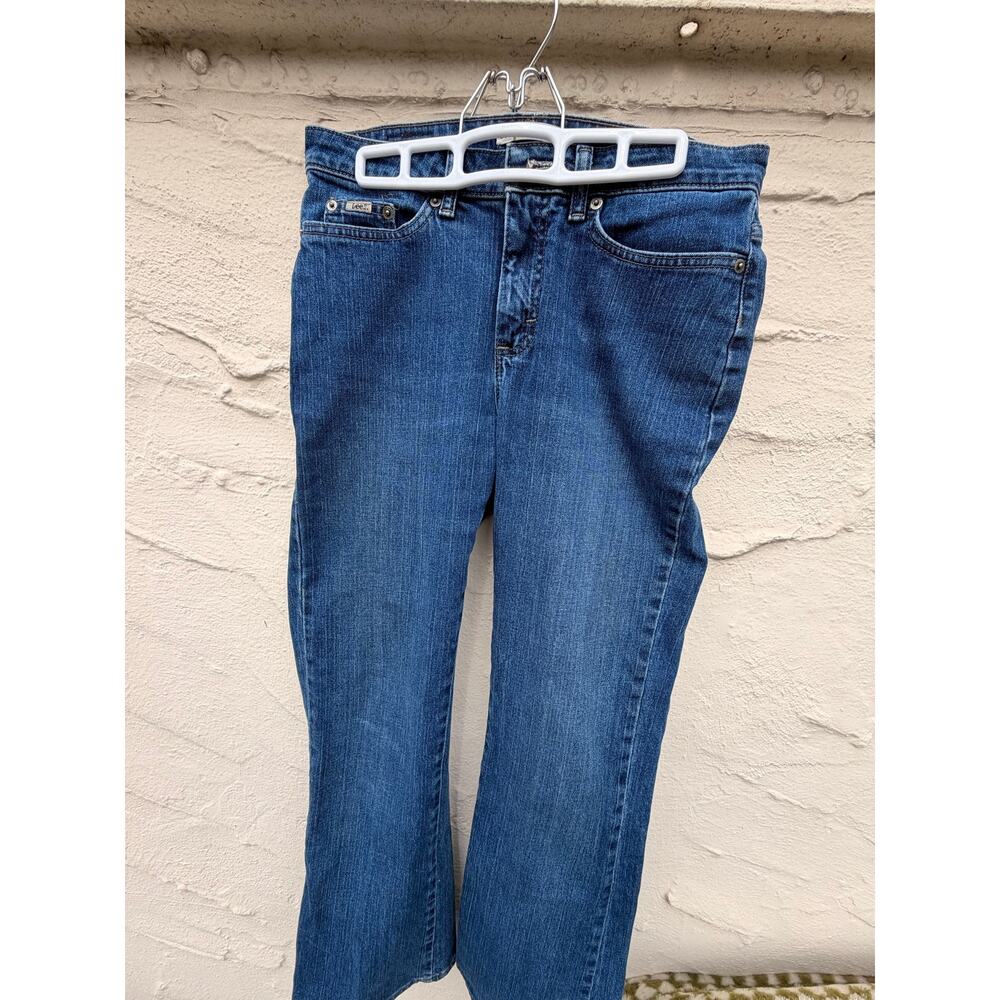 Woman’s Lee Jeans boot cut size: 8